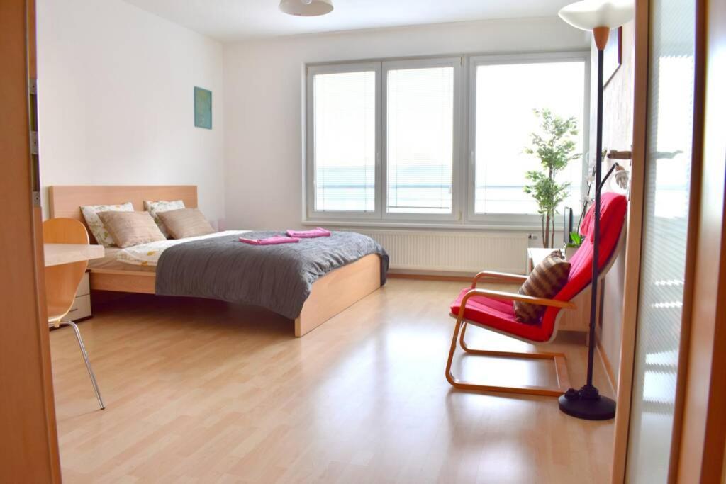 Modern - Airport 8mins Appartement *