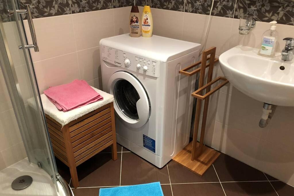 Modern - Airport 8mins Apartment Prague