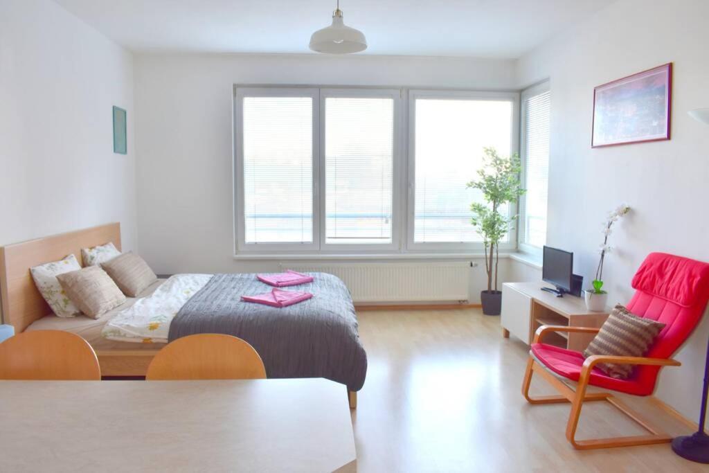 Modern - Airport 8mins Apartment *